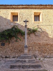 Cruz de los Caídos de Pastrana