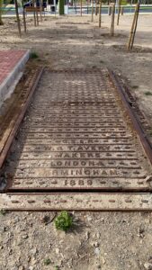 Histórica báscula férrea
