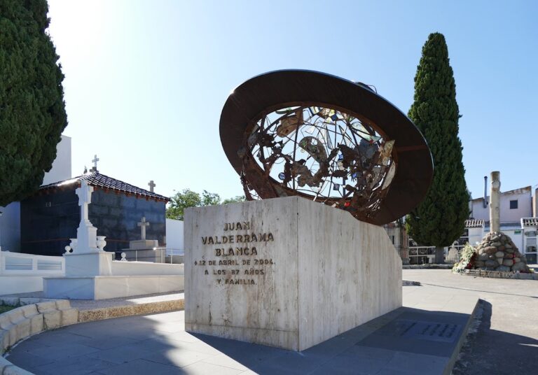 Tumba de Juanito Valderrama