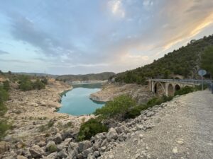 Túnel sobre la carretera a Yeste