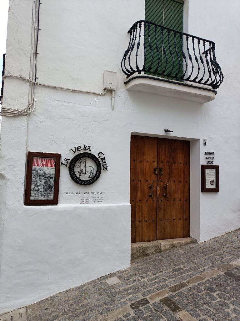 La Vera Cruz • Capilla del Siglo XVI & Galería de arte