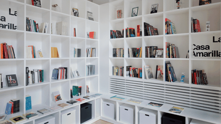 Galería Librería La Casa Amarilla