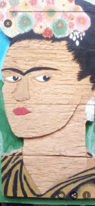 Frida Kahlo en madera de obra