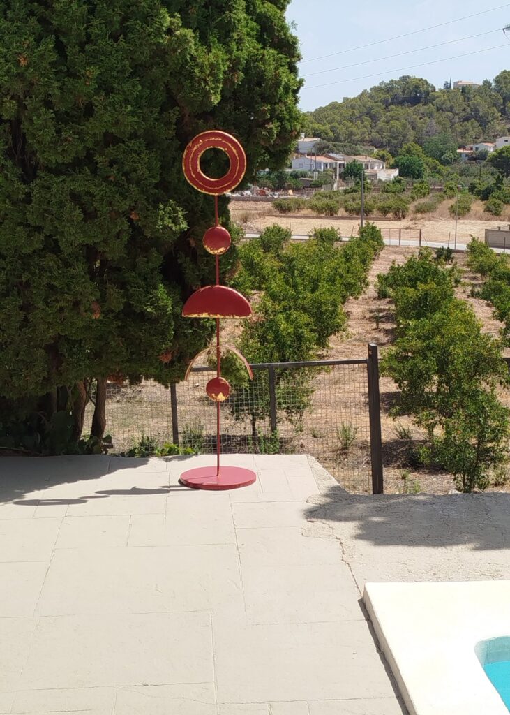 Las dos primeras esculturas en forja viajan temporalmente a MASÍA DE ALTEA