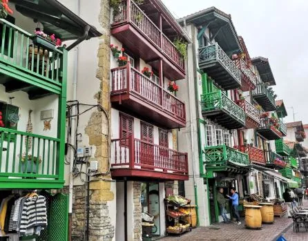 Escena artística en Hondarribia