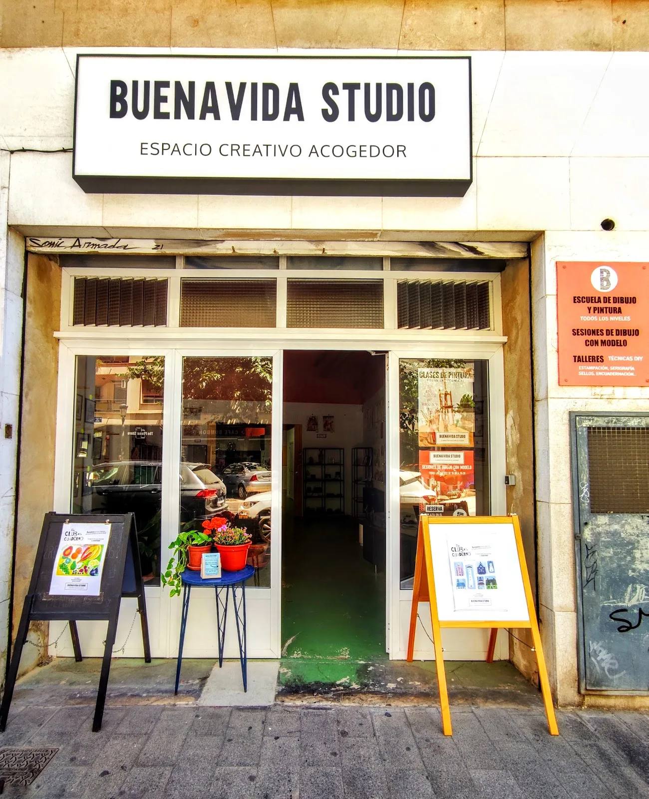 BUENAVIDASTUDIO Clases de dibujo y acuarela para adultos en Valencia