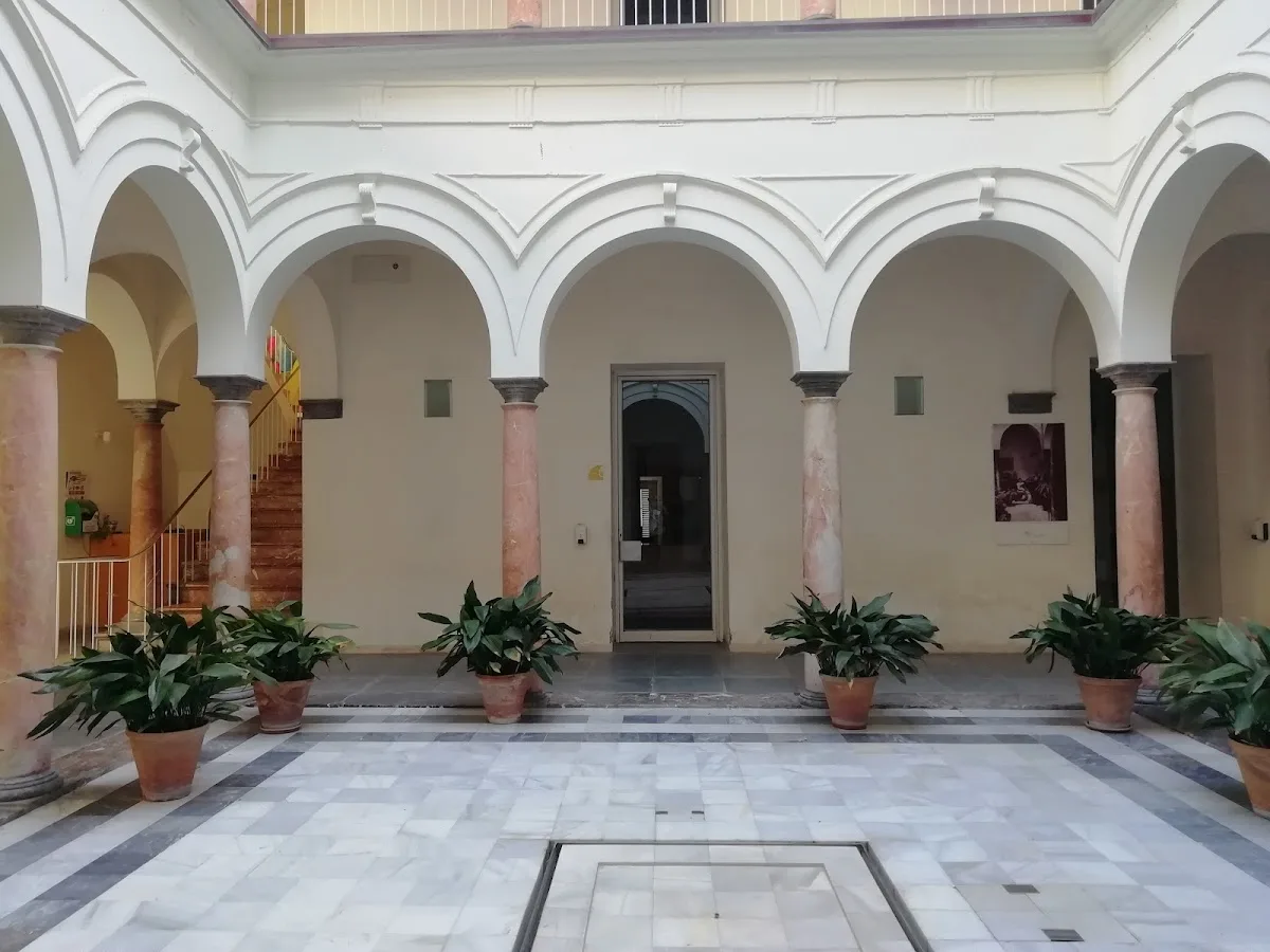 Casa de la Cultura Fernando Villalon