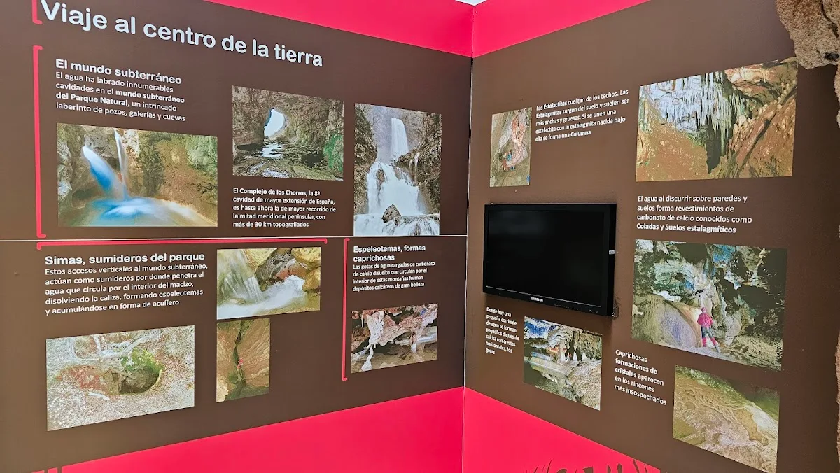 Centro de interpretacion del Parque Natural Calares del Mundo y de la Sima "Monte Ardal"