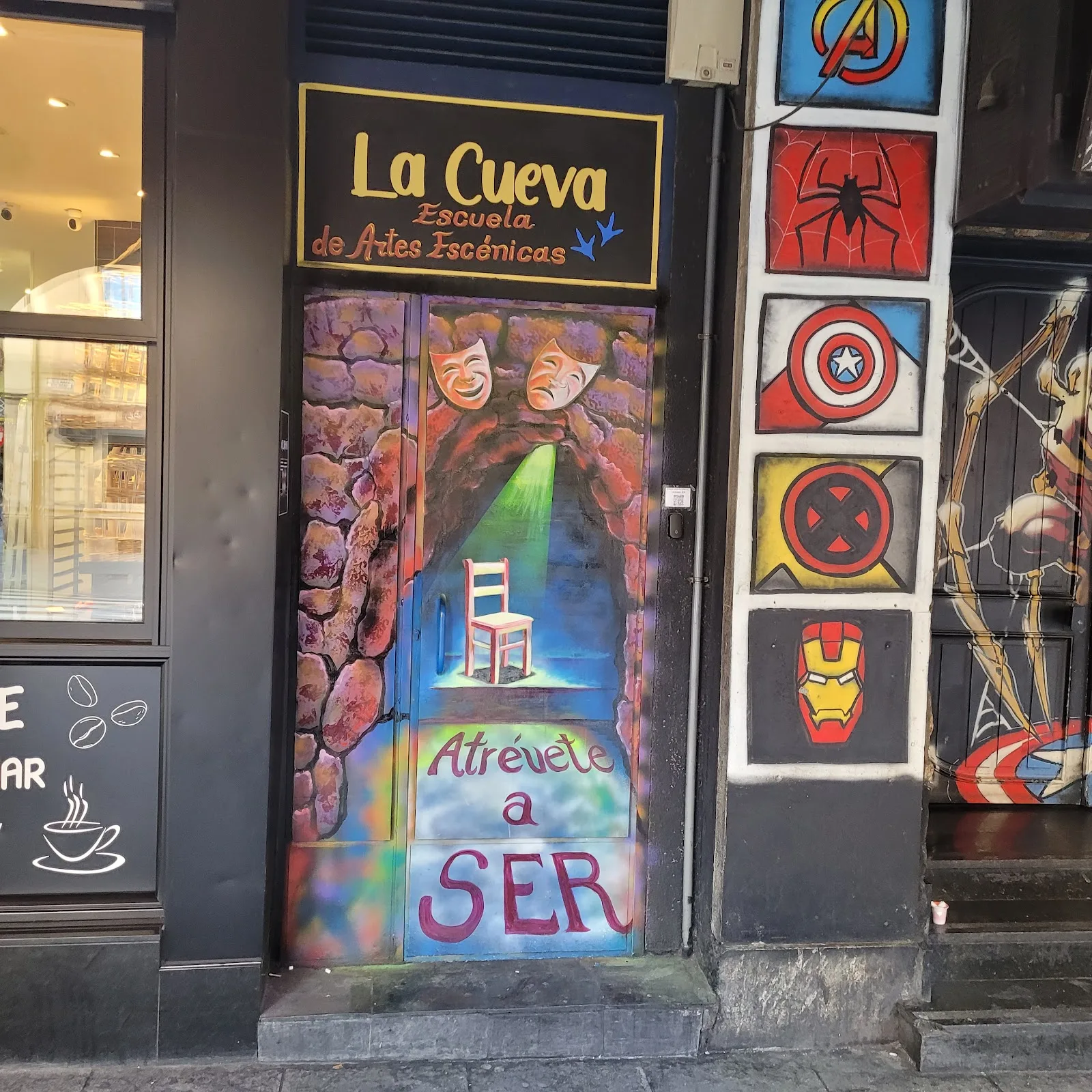 LA CUEVA Escuela de Artes Escénicas
