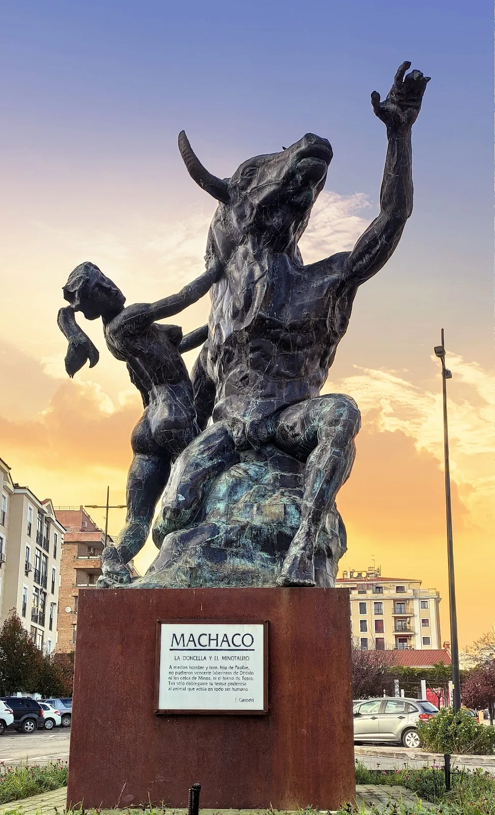 La Doncella y el Minotauro
