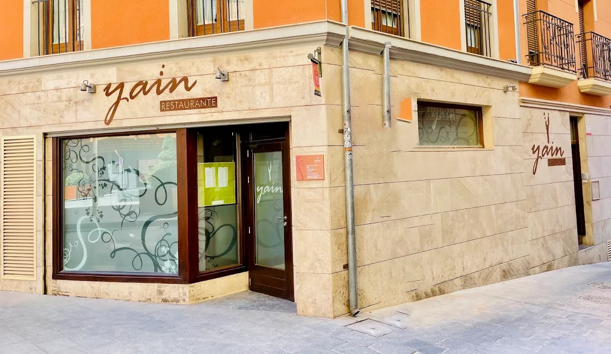 Restaurante Yain: Un Espacio Gastronómico con Esencia Artística