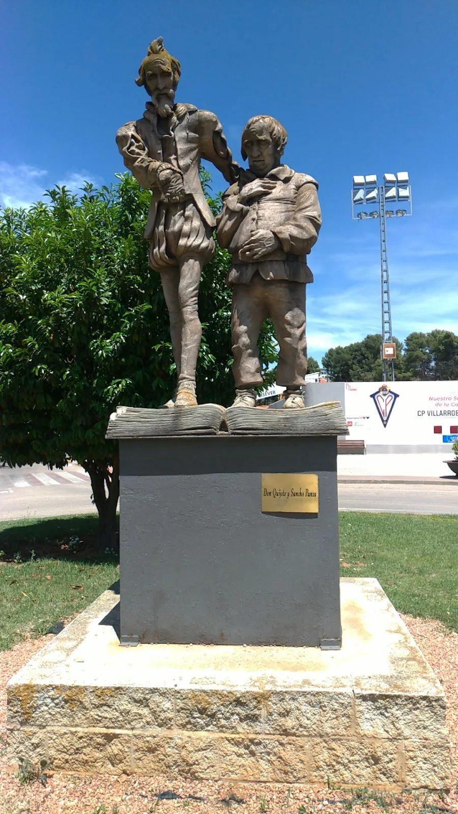 Rotonda de “Don Quijote y Sancho Panza”.