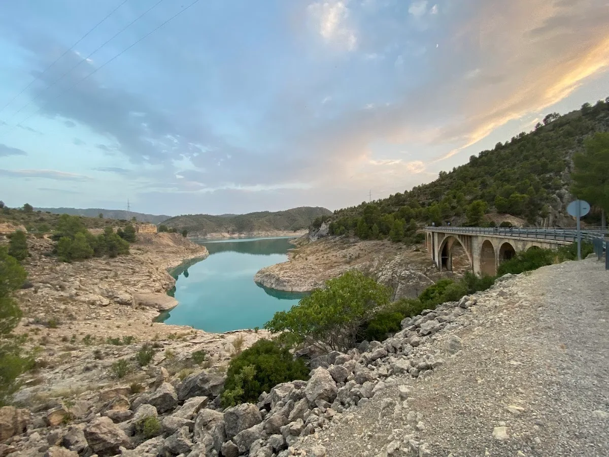 Túnel sobre la carretera a Yeste
