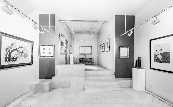 Cortina Galley