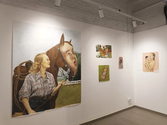 Ola - Art Gallery