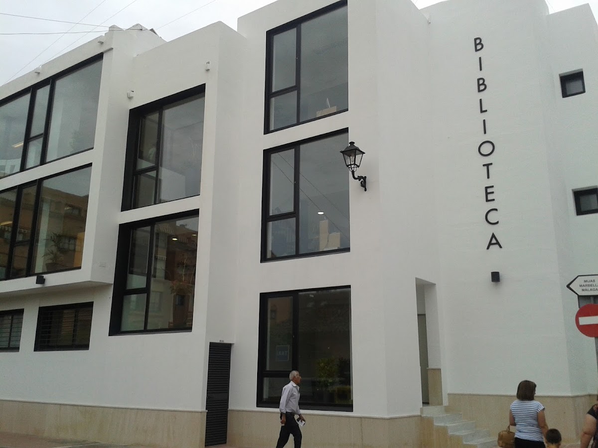 Biblioteca Pública Municipal - Casa de la Cultura "Blas Infante"