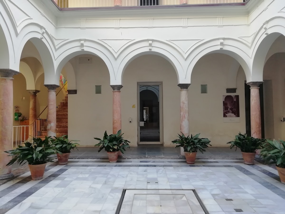 Casa de la Cultura Fernando Villalon