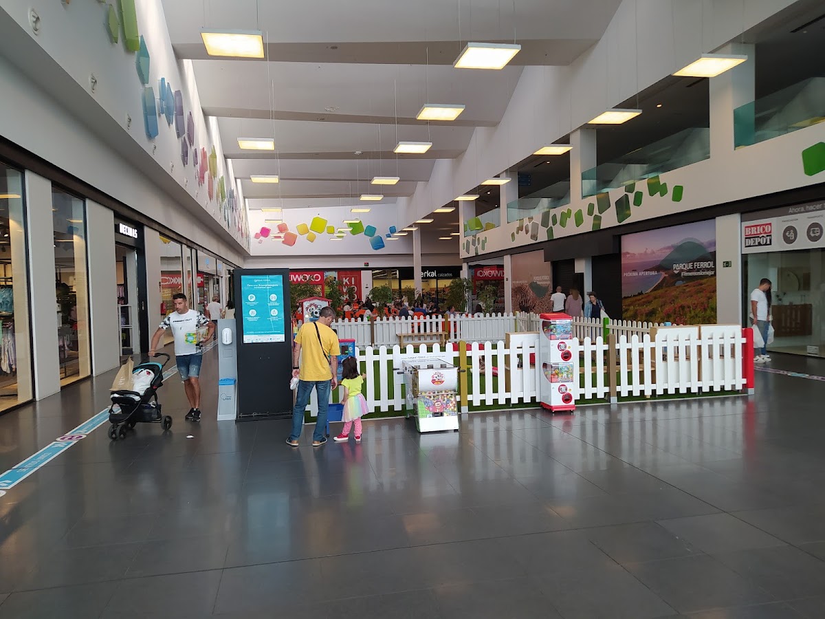 Centro Comercial El Parque.