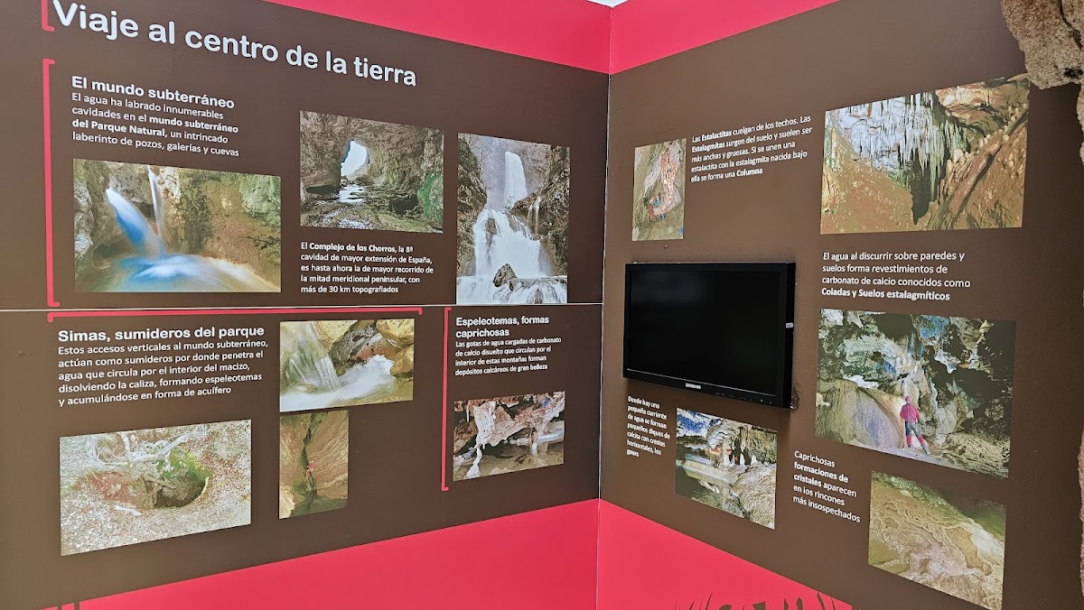 Centro de interpretacion del Parque Natural Calares del Mundo y de la Sima "Monte Ardal"