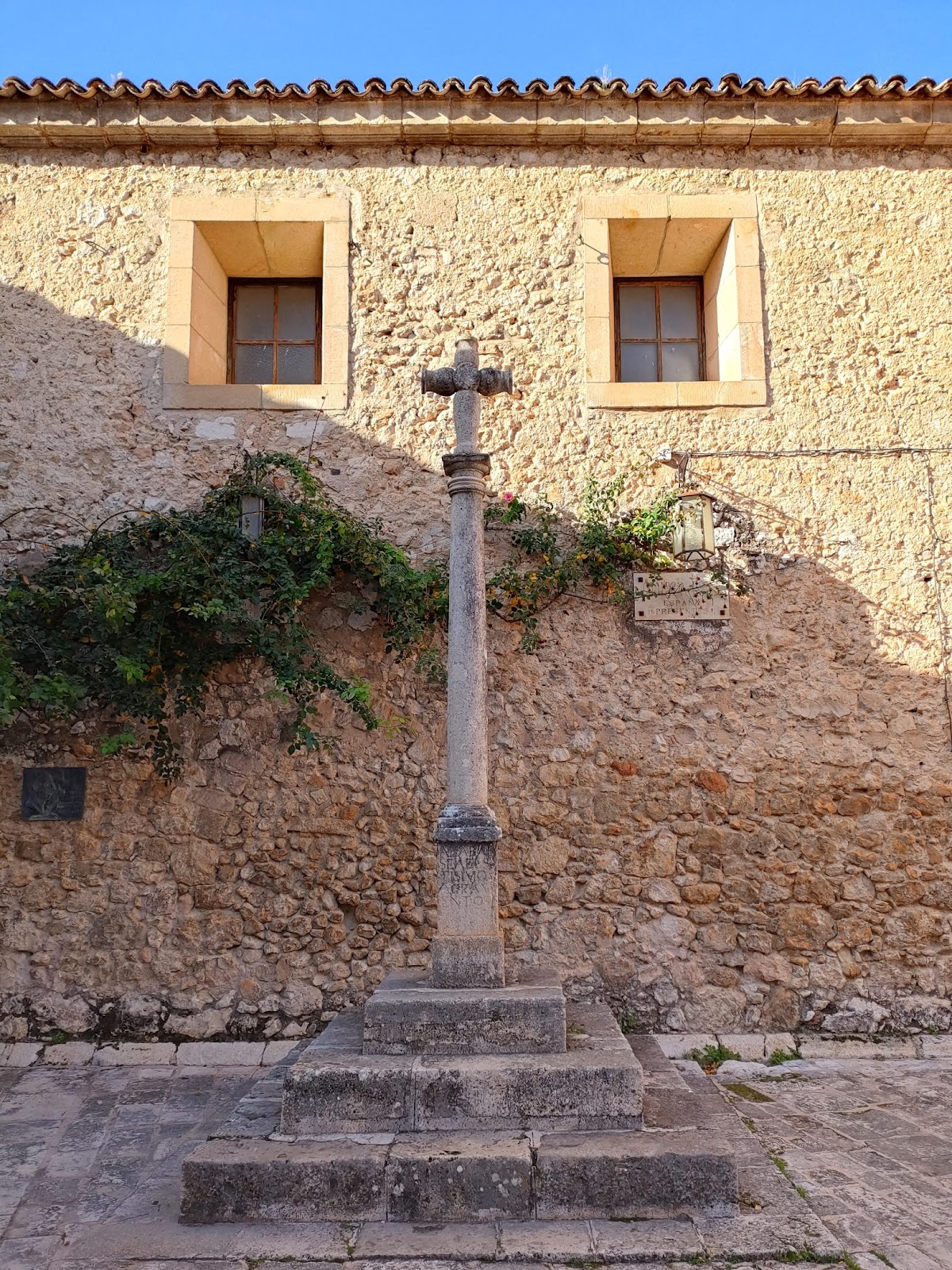 Cruz de los Caídos de Pastrana