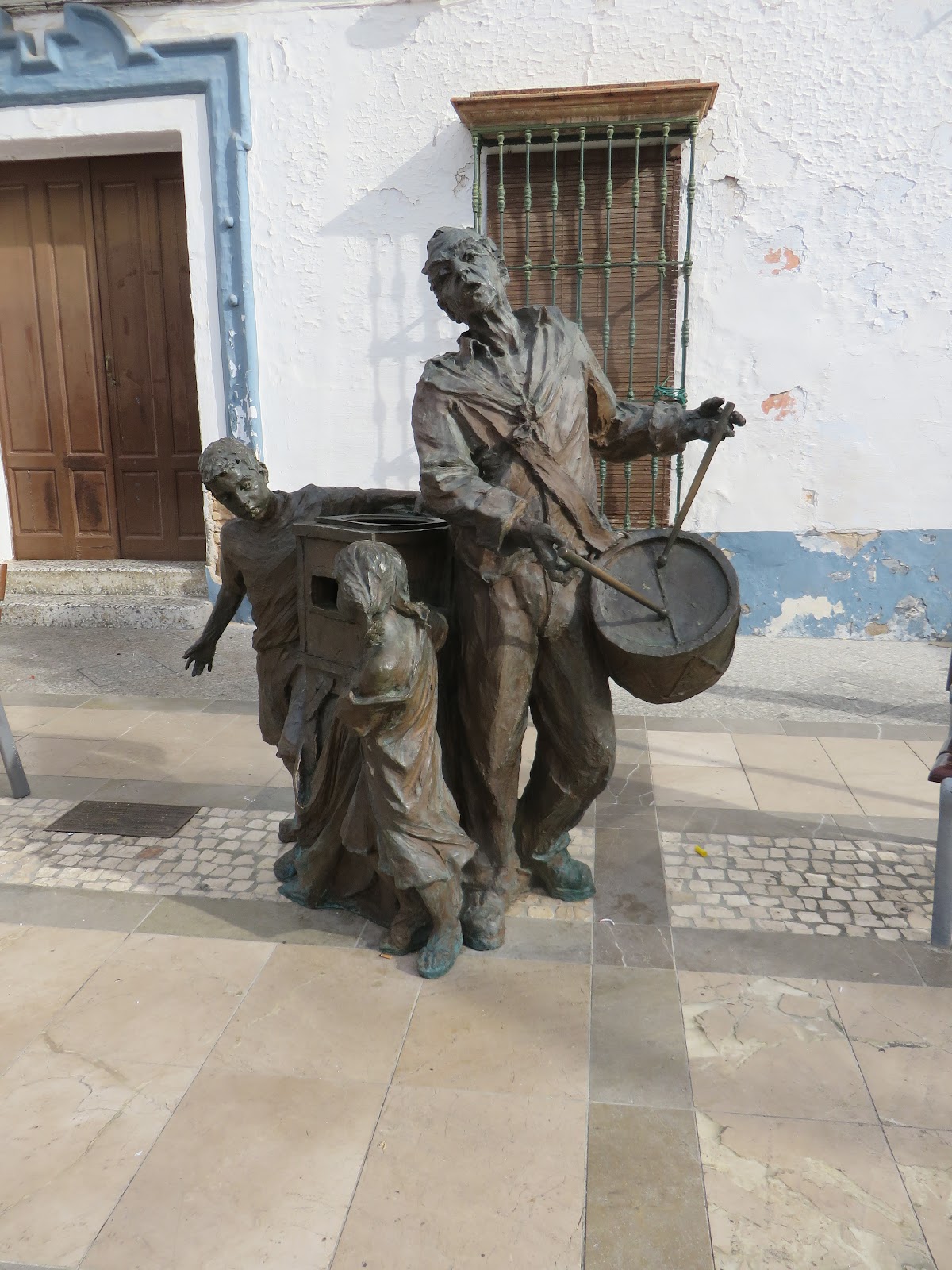 Escultura "El tío de las vistas" (Moguer EScultura)