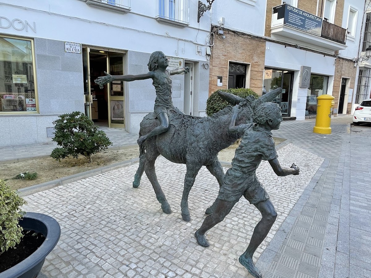 Escultura Idilio de Abril (Moguer EScultura)