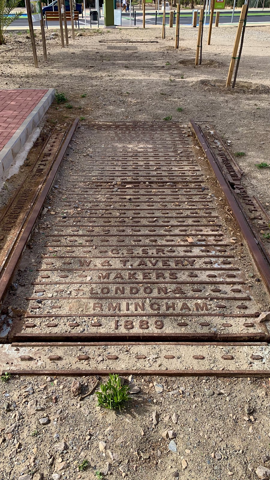 Histórica báscula férrea