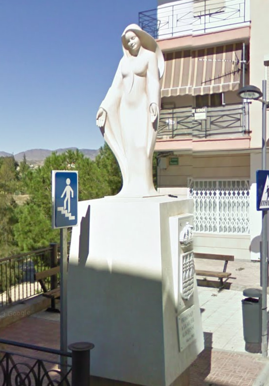 Monumento Homenaje a la mujer albojense
