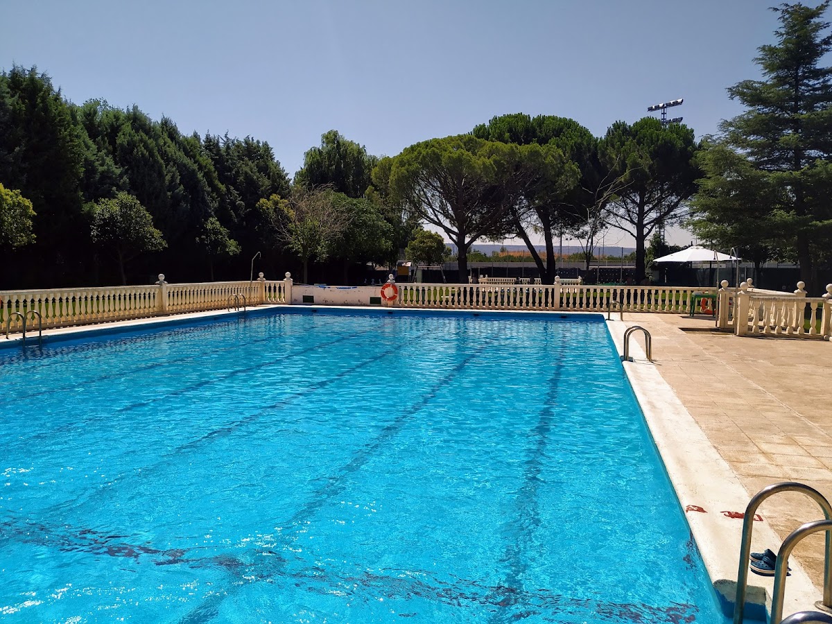 Piscina Pública Municipal de Alovera.