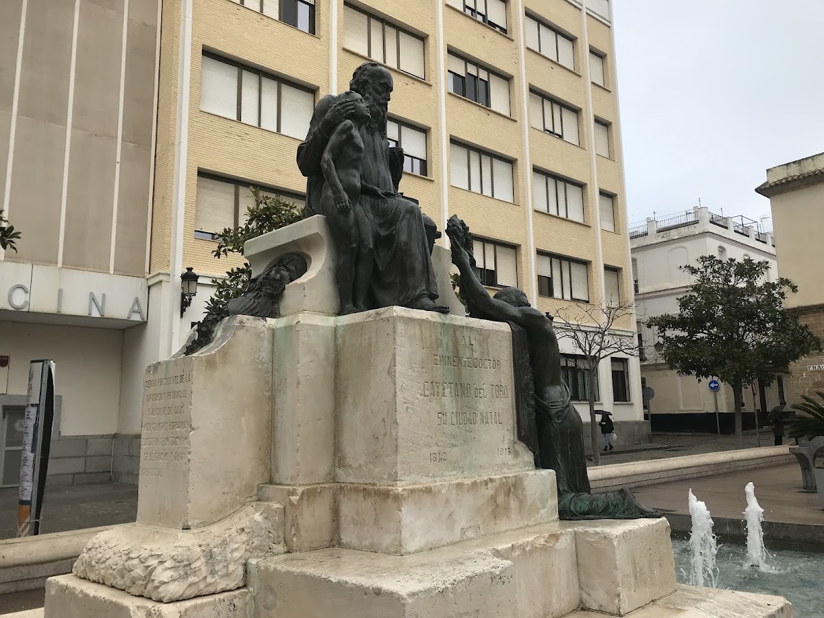 Statue of Doctor Cayetano del Toro