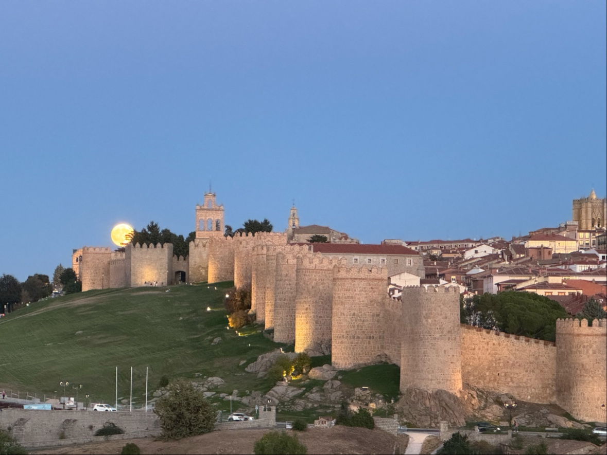 Cuatro Postes Lookout - four posts