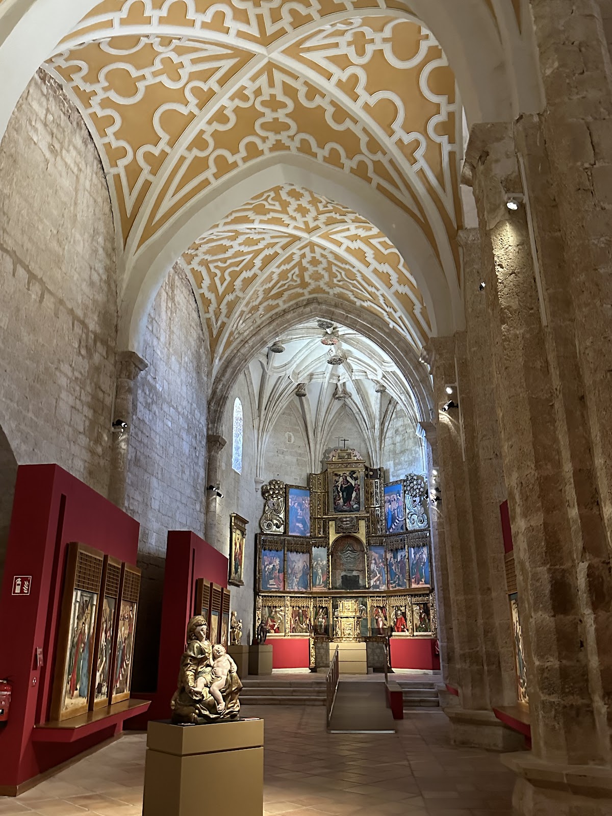Iglesia de Santa María - Museo Territorial Campos del Renacimiento