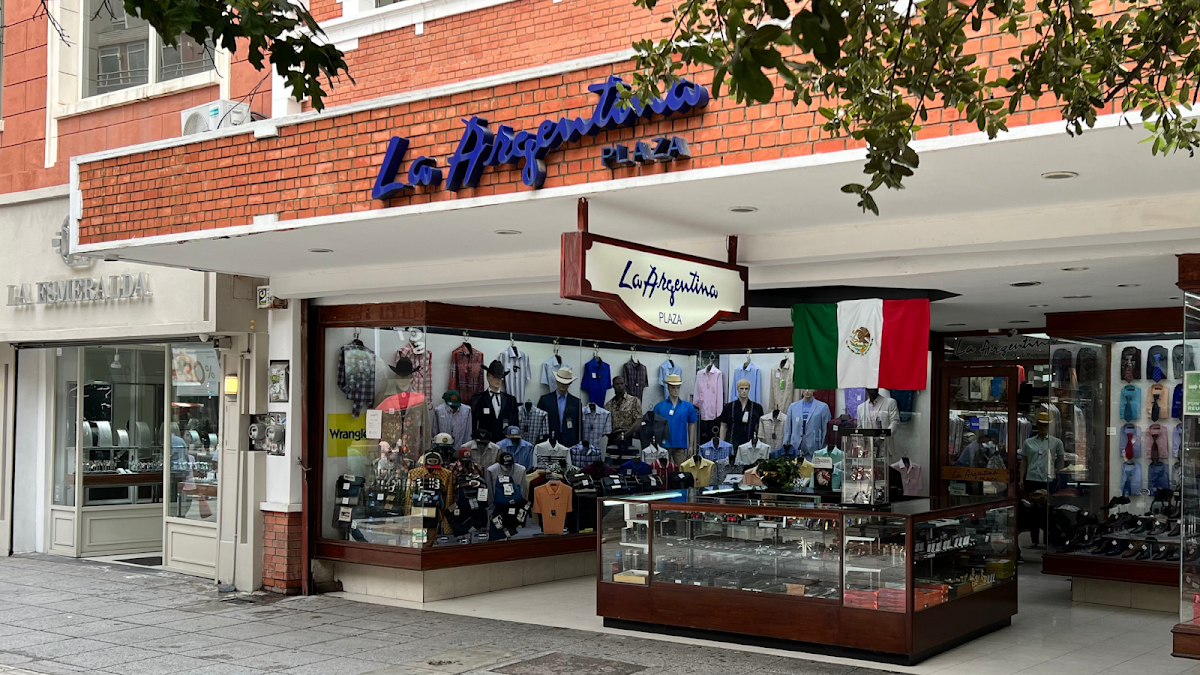 La Argentina Plaza