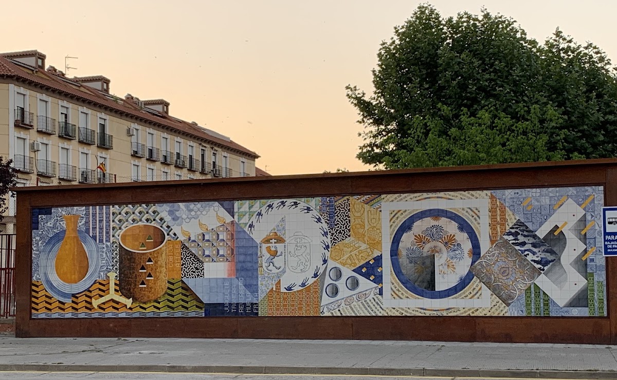 Mural cerámico El Oficio y el Arte Cerámico