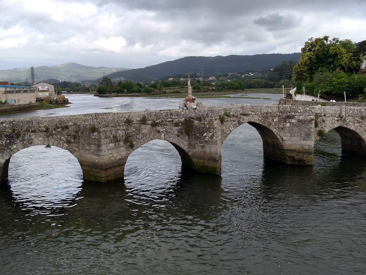 Puente Románico