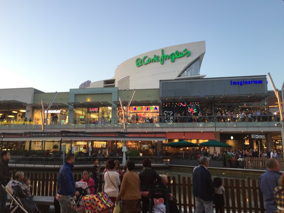 El Corte Inglés Puerto Venecia