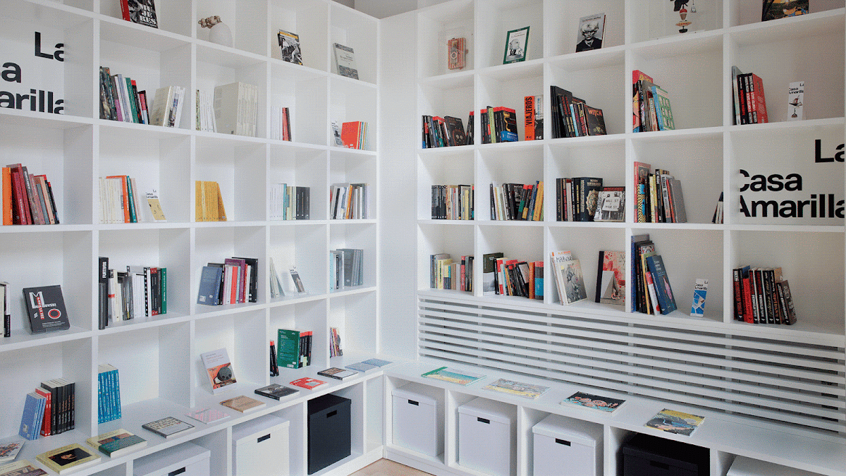 Galería Librería La Casa Amarilla