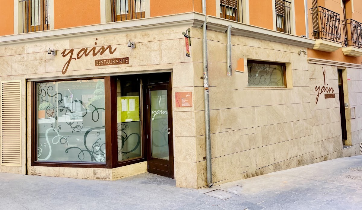 Restaurante Yain: Un Espacio Gastronómico con Esencia Artística
